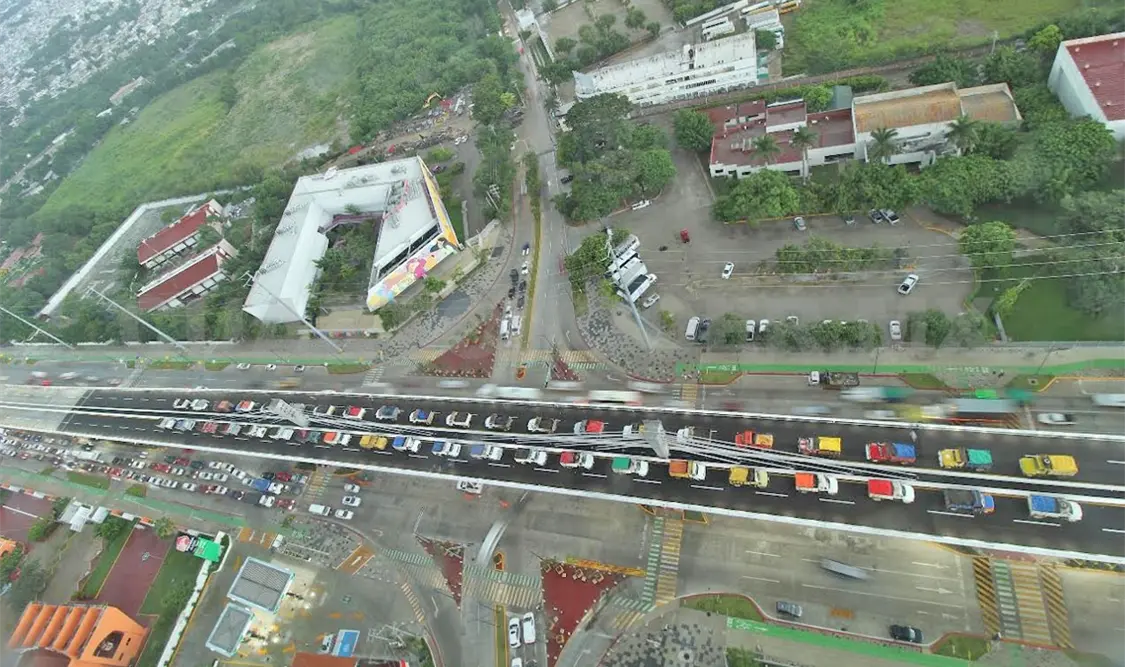 Realizan carga estática sobre puente Torre Chiapas