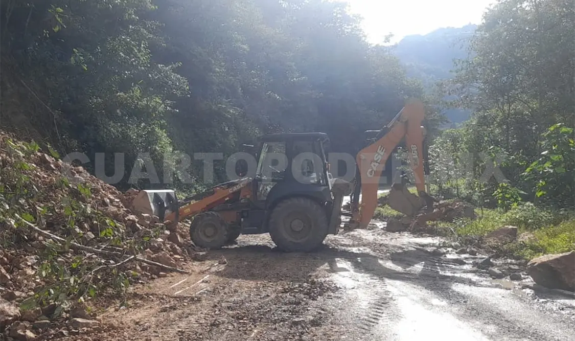 Lluvias generan daños en caminos saca cosechas
