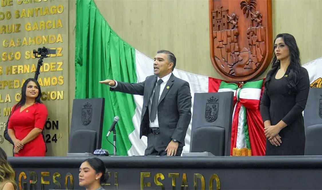 El diputado Luis Ignacio Avendaño Bermúdez asume presidencia del Congreso de Chiapas