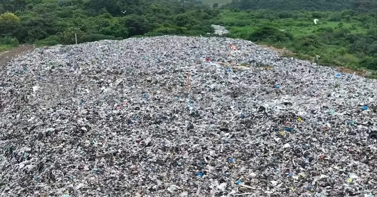 Reciben presidencia municipal con adeudos