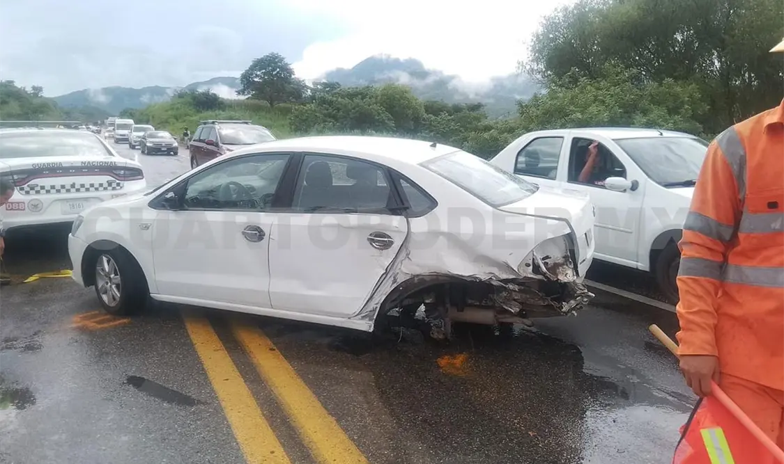Aparatosa carambola salda con dos malheridos