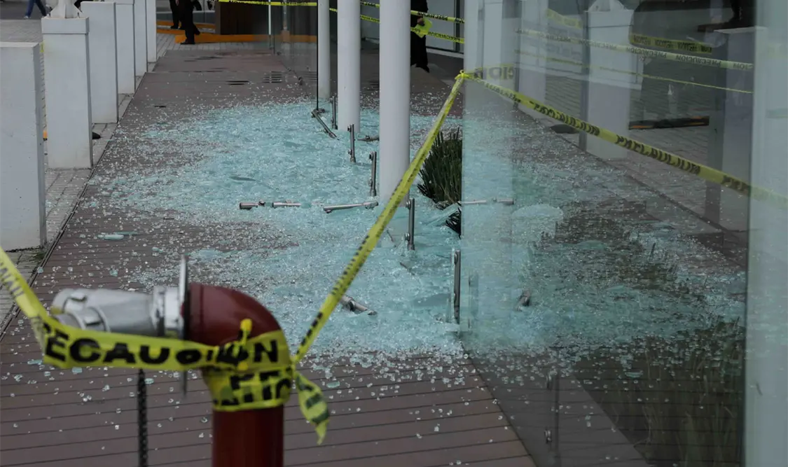 Así quedó el INAI tras ser vandalizado