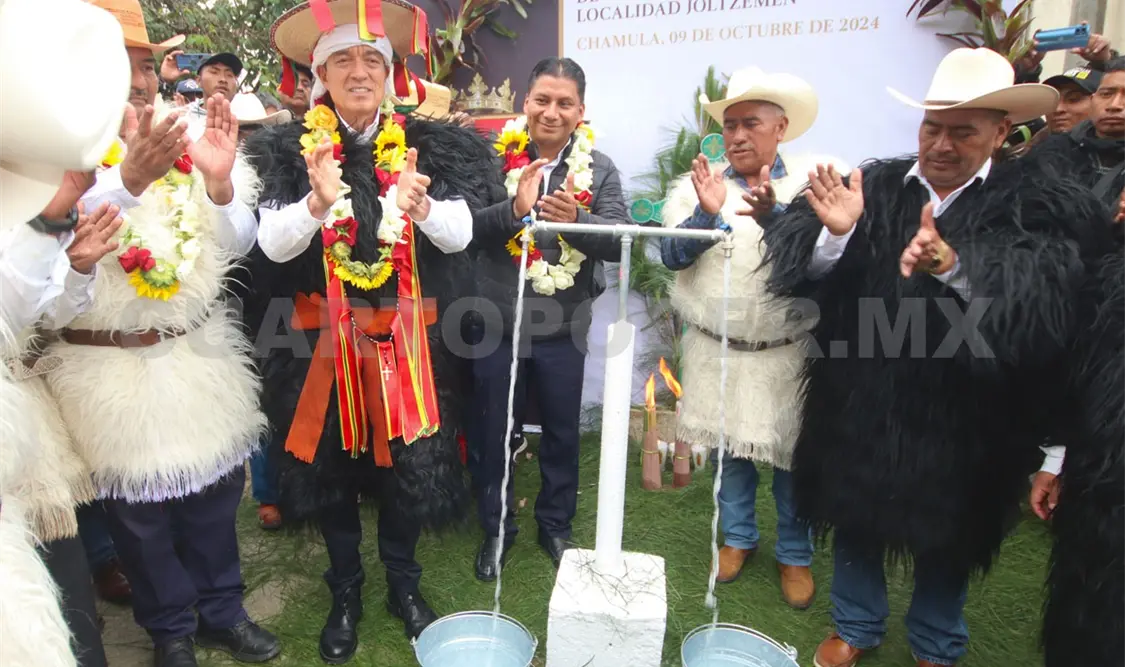 Inaugura sistema de agua potable en Joltzemén