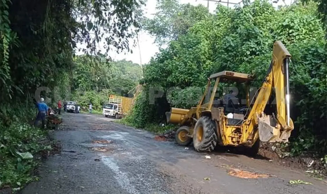 Parchan con tierra carretera en Cacahoatán