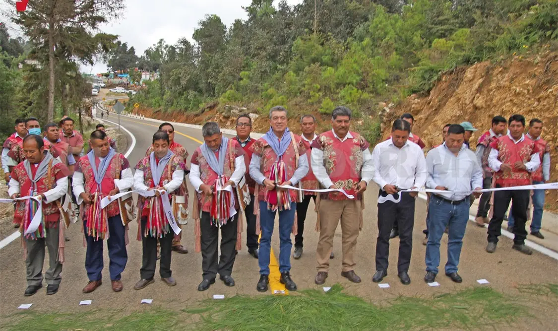 Inaugura REC construcción del camino Pasté-Elambó