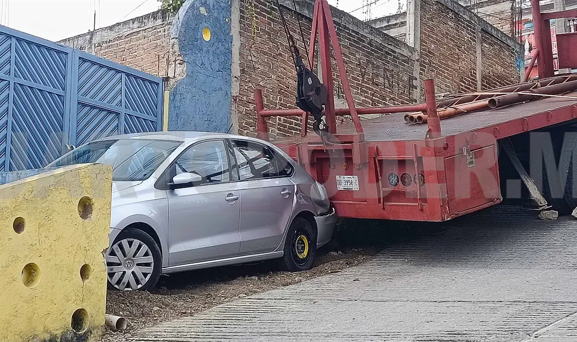 Doble accidente en transitada avenida