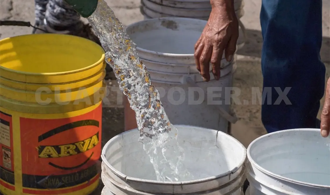 Lejos de una cobertura total de acceso al agua