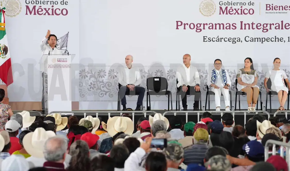 Entregará SEP 40 mil becas a estudiantes