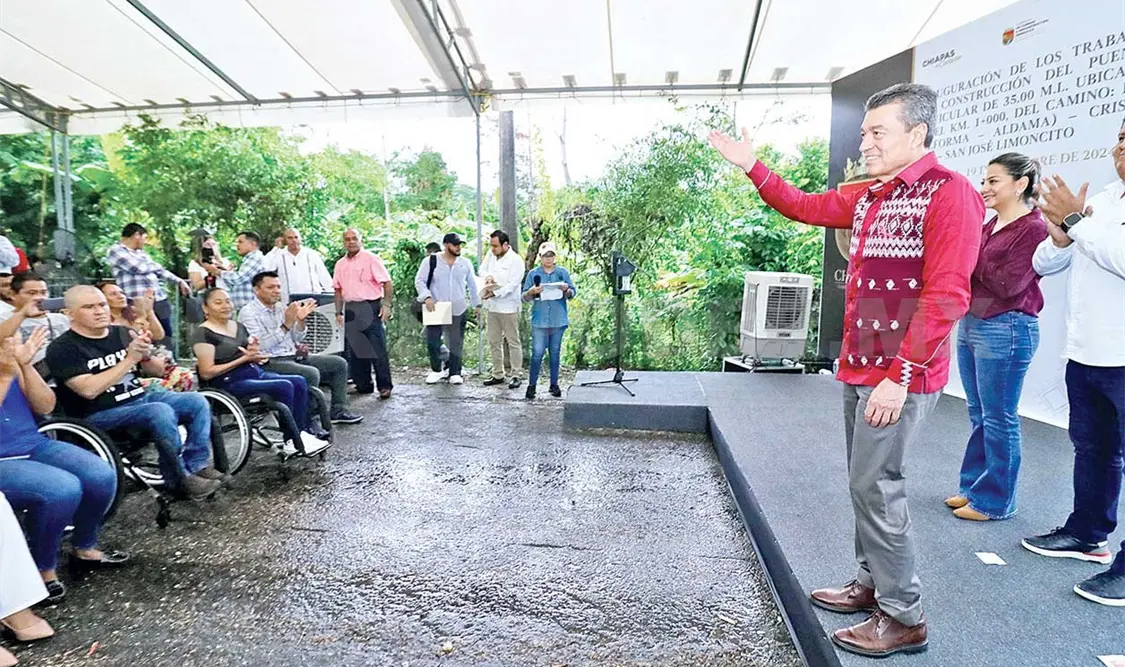 El mandatario aseguró que regresará a Reforma a inaugurar el Deportivo y otras obras. CP