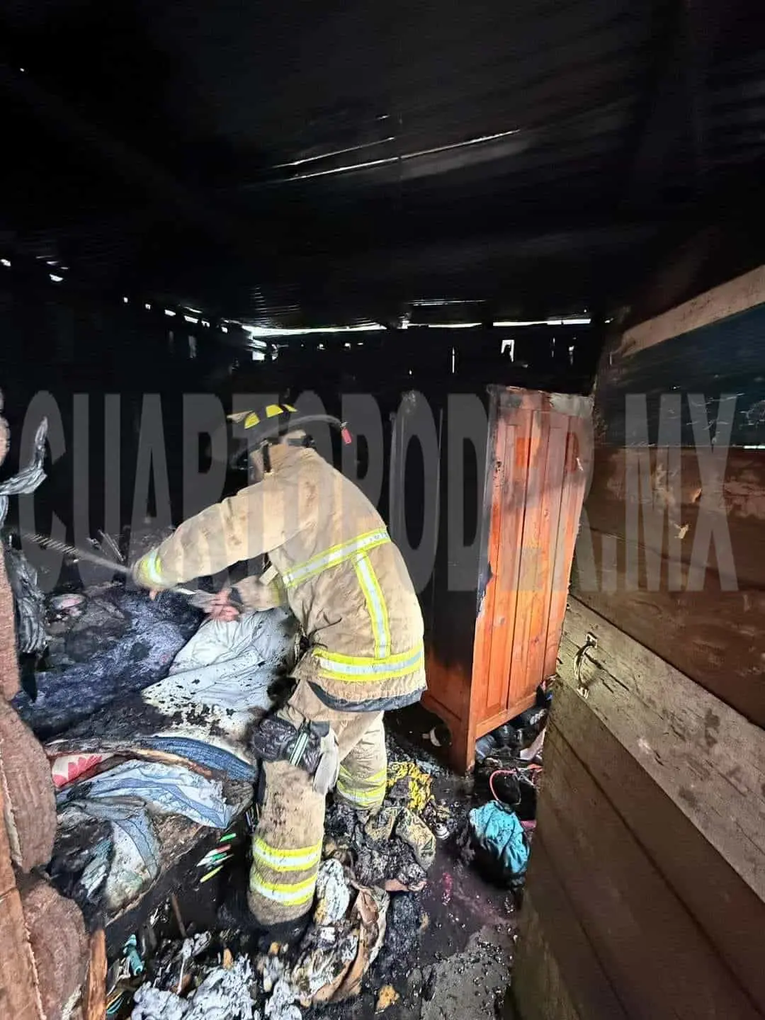 Pérdida total: casa queda calcinada en incendio