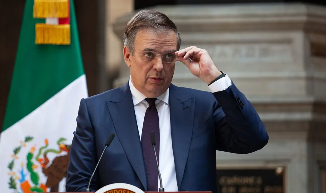 Ebrard pide licencia a Sheinbaum para ir a Japón