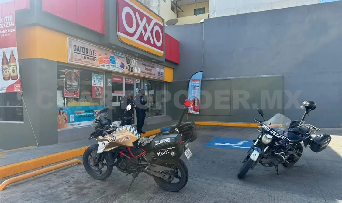Asalta OXXO con cuchillo en mano