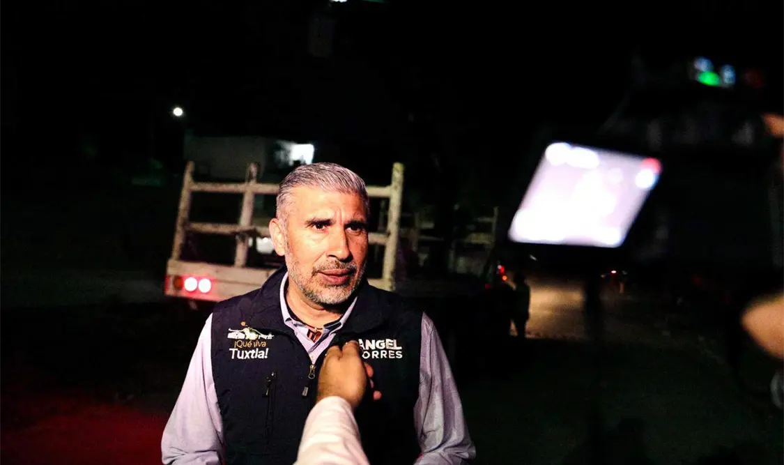 Estamos llevando más alumbrado público a las colonias: Angel Torres