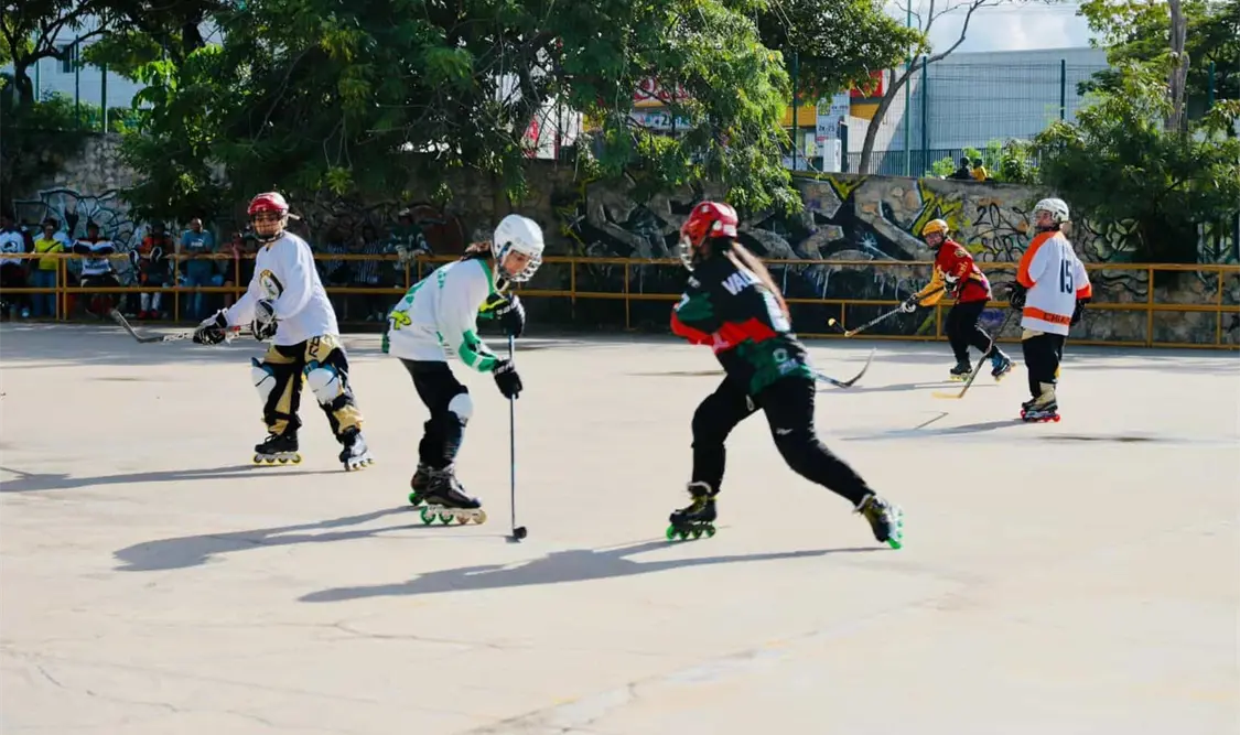 Participantes de la Copa Tuchtlán listos para iniciar los enfrentamientos en el parque Noquis. Cortesía