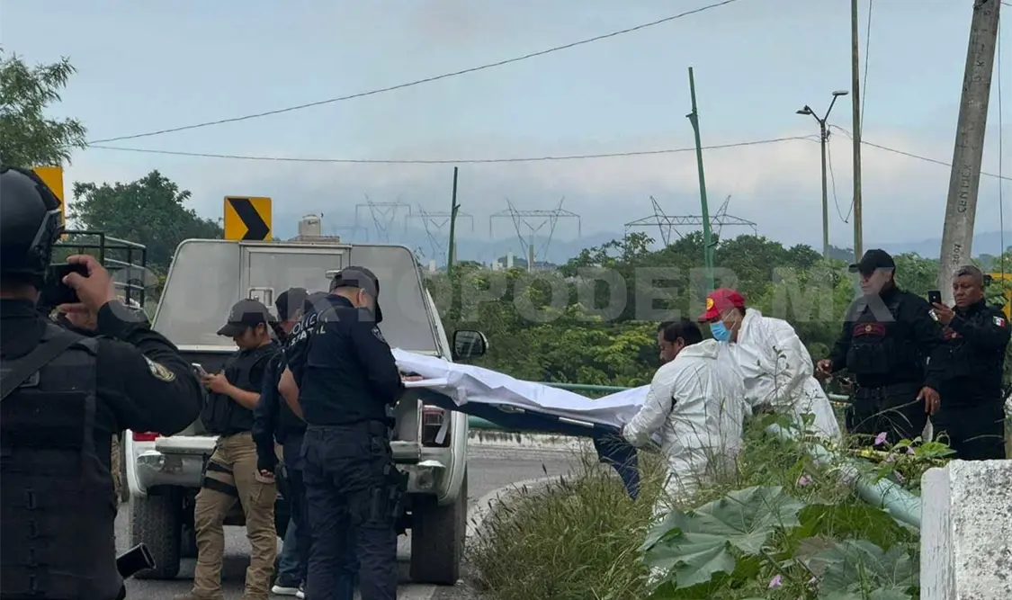 Hallan cadáver acuchillado en terreno baldío