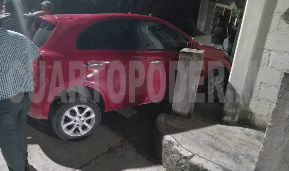 Chocan taxi y motociclista