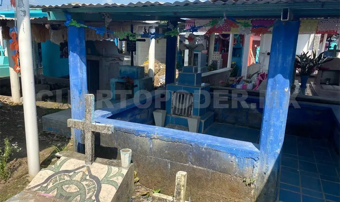 Los entierros, literalmente, se hacen unos encima de otros. Víctor Sánchez/CP