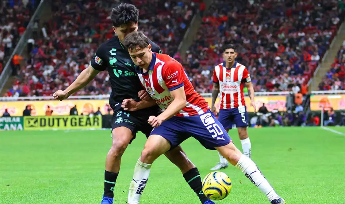 Chivas, que no gana de visita a Santos desde el 14 de agosto de 2016, ya está concentrado en Torreón para enfrenar el compromiso, en el que esperan darle vuelta a la historia negativa que arrastran. Agencias
