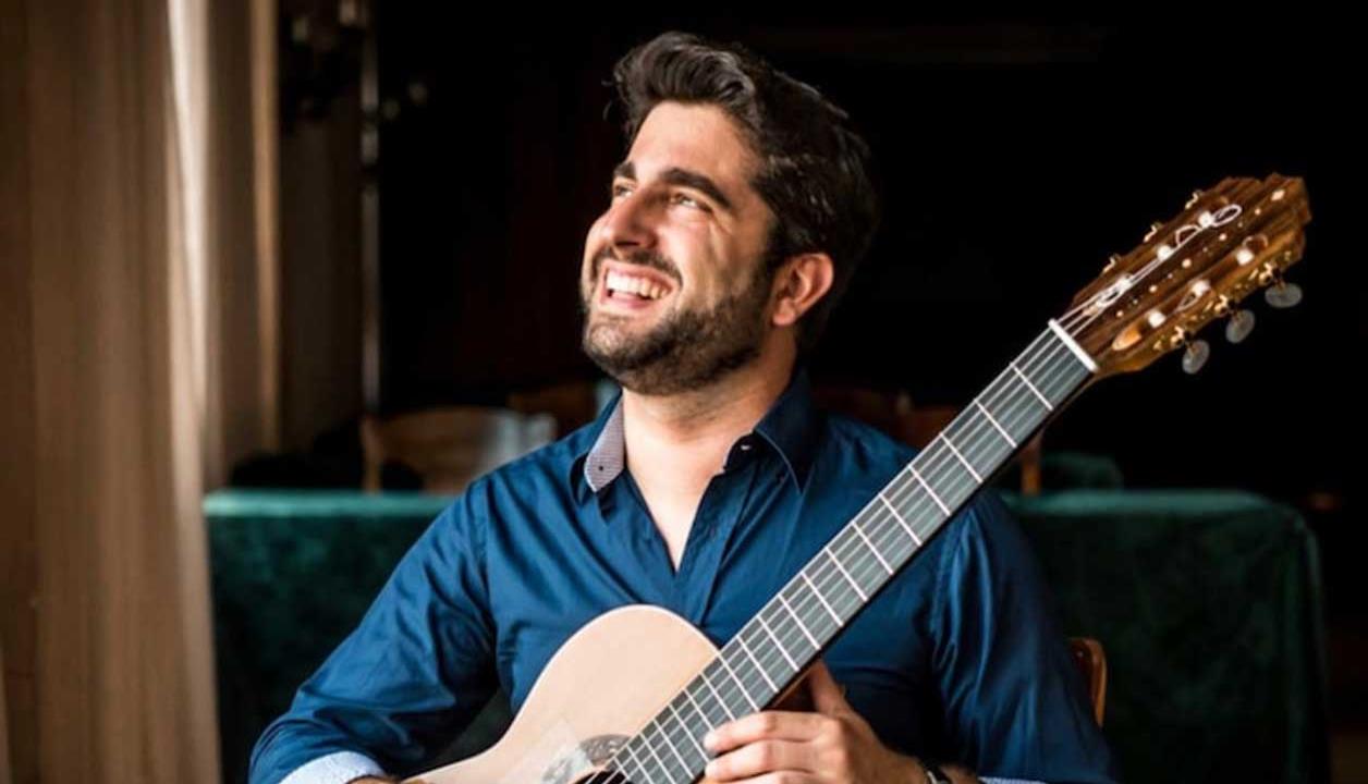 Reconocen al guitarrista Rafael Aguirre