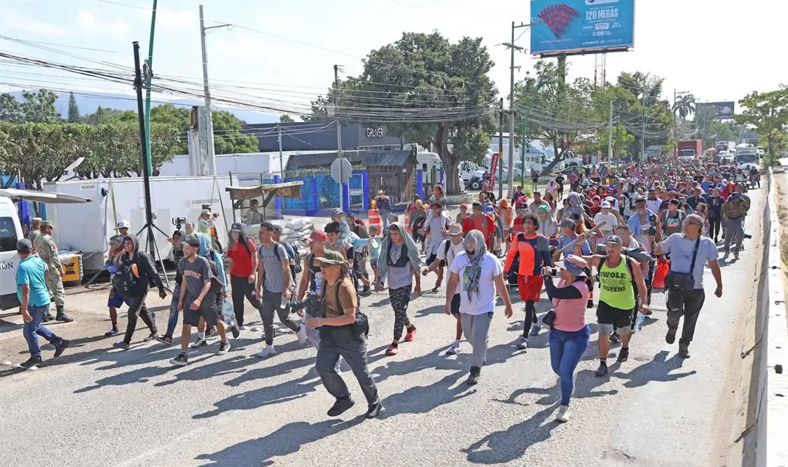 Cargan a sus hijos, pero también los sueños de llegar a los EE. UU. Carlos López / CP
