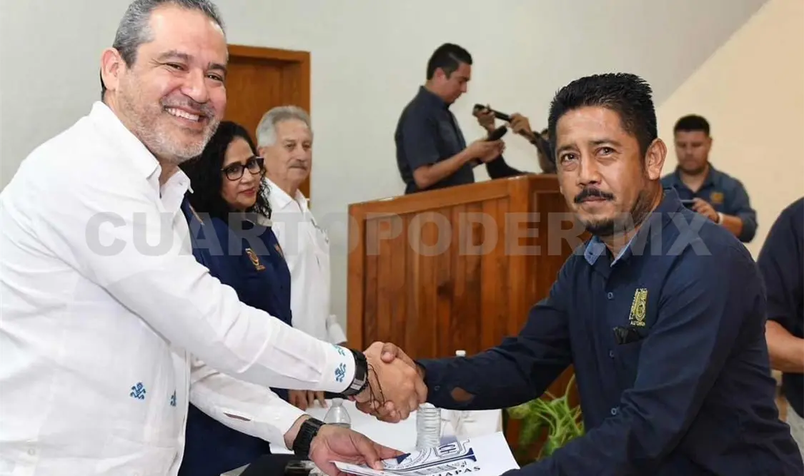 Natarén Nandayapa refirió que cada una de las personas que integran esta institución, deben sentirse orgullosas de su trabajo. CP