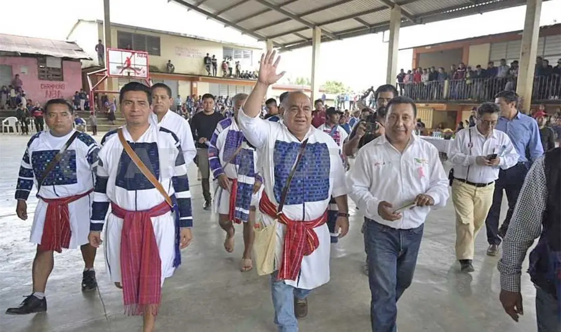 Sandro Hernández Piñón visitó la comunidad de San Antonio Nichteel, en San Juan Cancuc. Cortesía