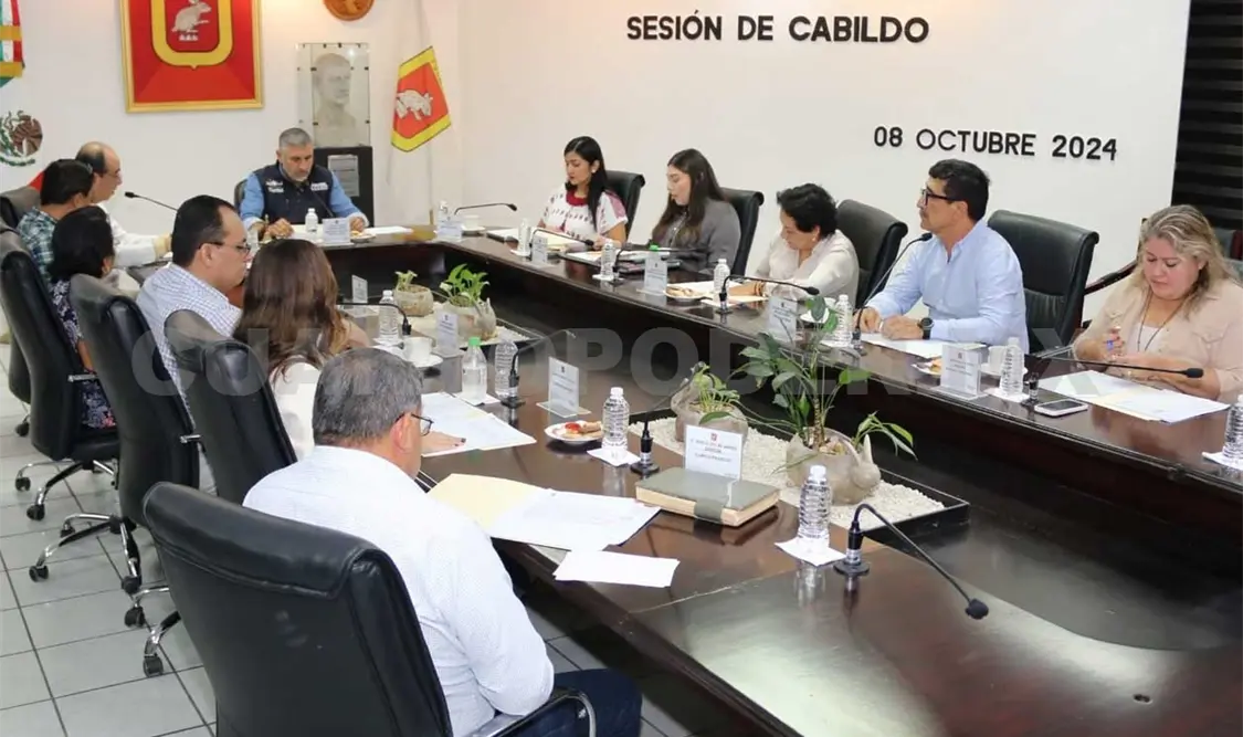 Los agentes y subagentes municipales deben de residir en el lugar al que fueron designados por los menos seis meses antes. Cortesía