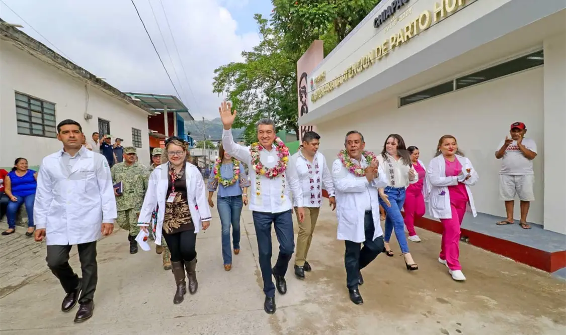 El mandatario aseguró que estas clínicas se crean a fin de cuidar la intimidad de las pacientes. CP