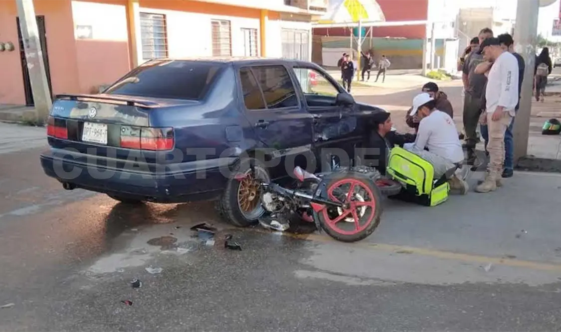 Por pasarse la preferencia, un Jetta se “llevó de corbata” a un motociclista. Juan Orel / CP