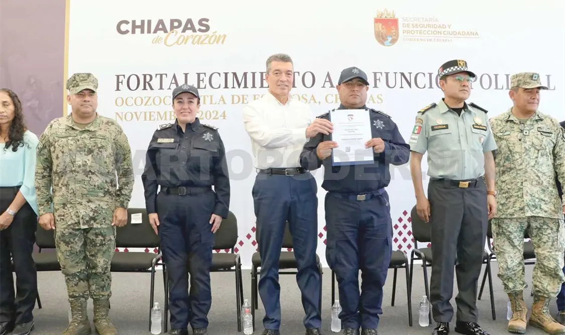 Se dotó de uniformes nuevos a los encargados de mantener el orden. CP
