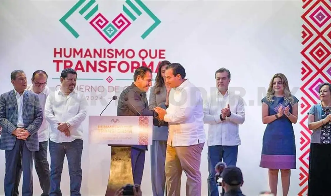 Edgar Abarca agradeció la distinción y se comprometió a trabajar para garantizar los derechos de las juventudes. CP