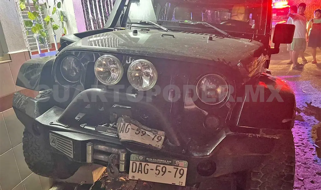 El responsable del accidente manejaba en estado de ebriedad y chocó contra una Jeep aparcada. Genaro Sánchez / CP