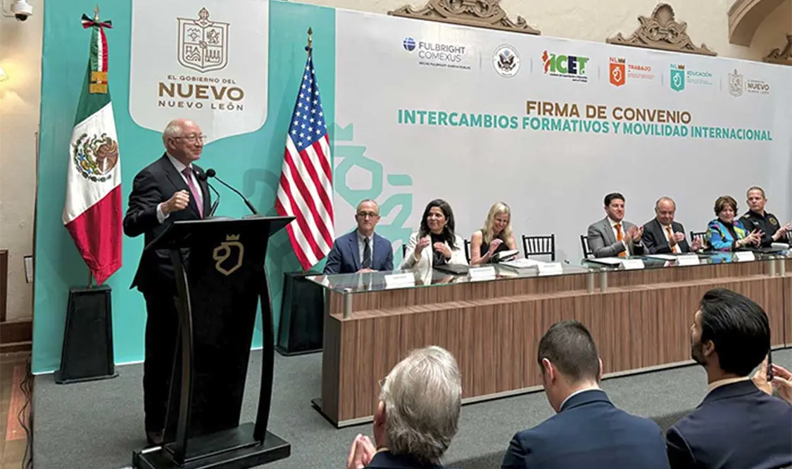Ken Salazar, embajador de Estados Unidos en México, celebró la firma de este acuerdo. Cortesía