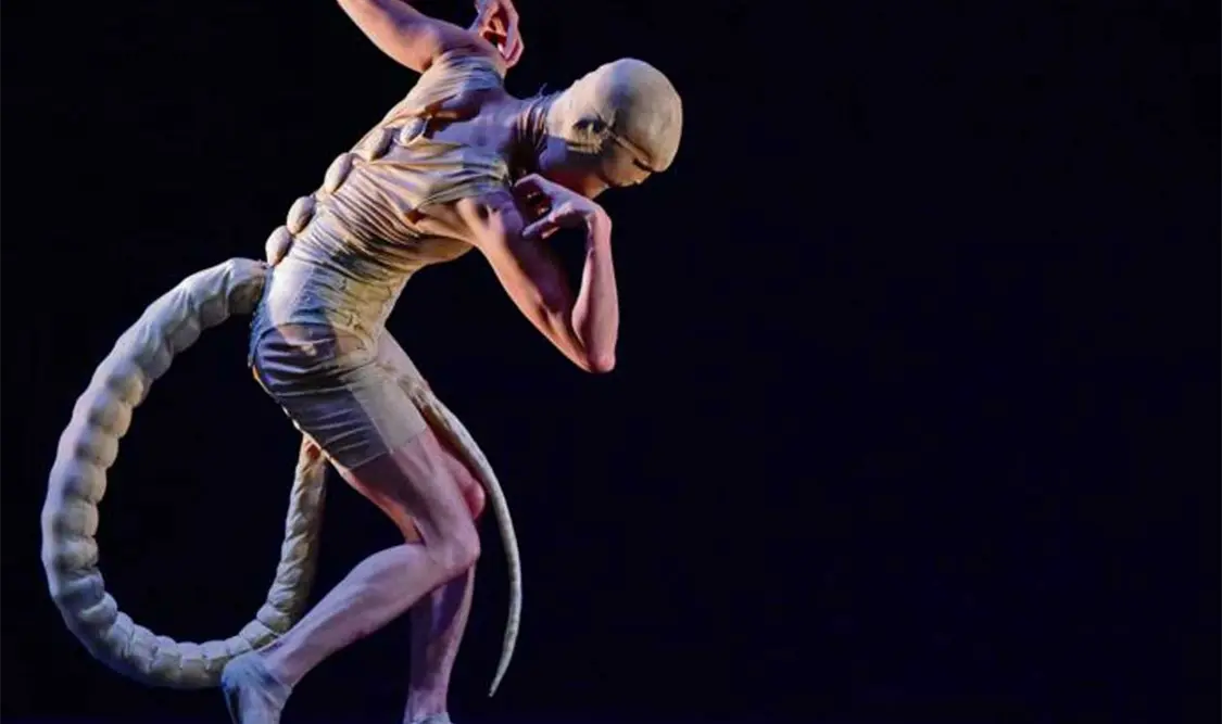 La coreógrafa y bailarina japonesa da vida a una criatura de otro planeta que llevará al espectador a su mundo en este montaje. Cortesía