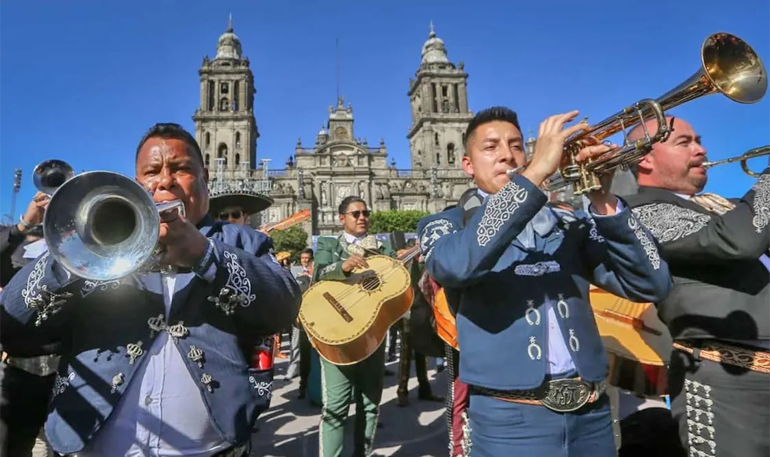 Rompen récord mundial de mariachis, con Cielito Lindo en el Zócalo capitalino. Cortesía