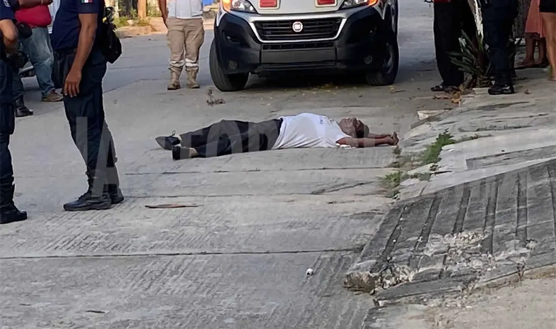 Pierde la vida taxista por paro cardíaco