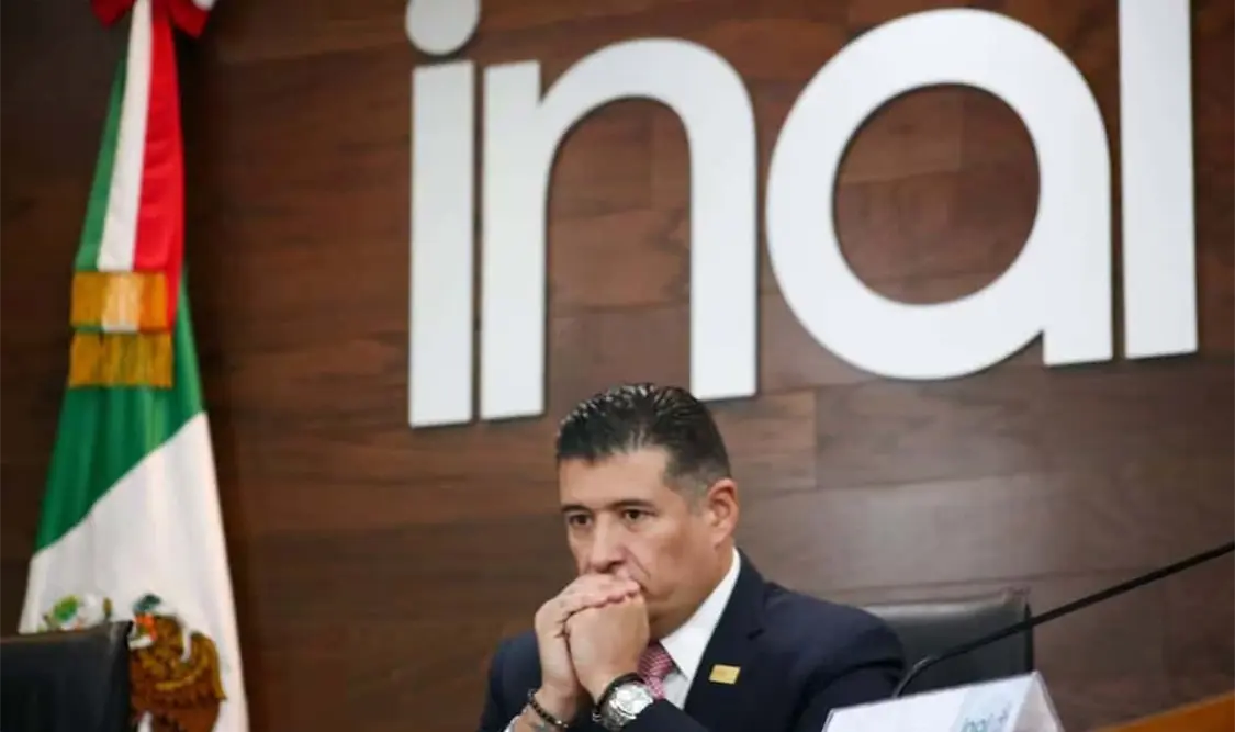 Adrián Alcalá, comisionado presidente del INAI, ofreció su renuncia. Cortesía