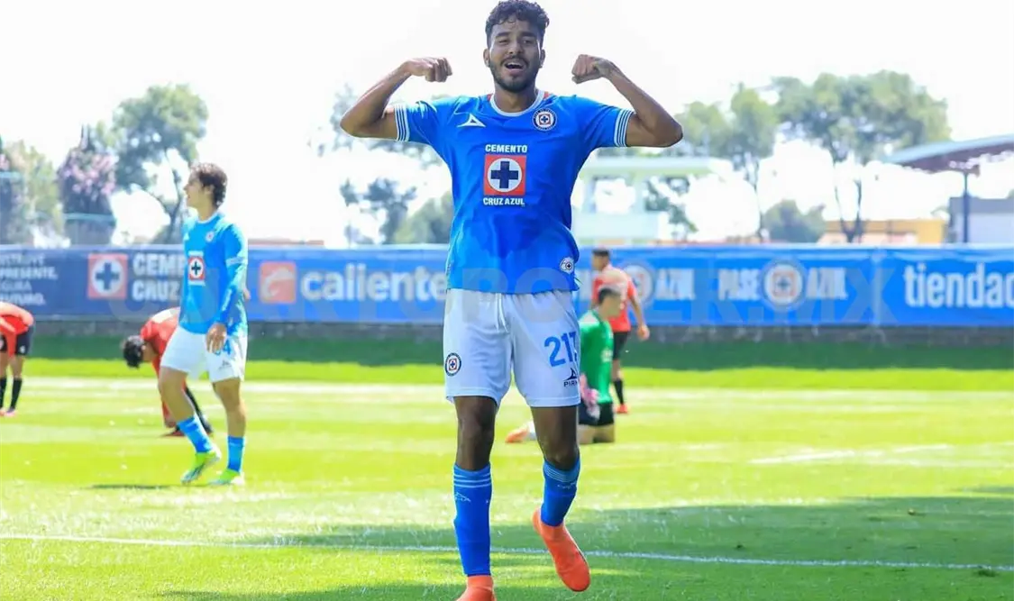 El chiapaneco se adjudicó su primer título con el equipo de la Sub 23. Cortesía
