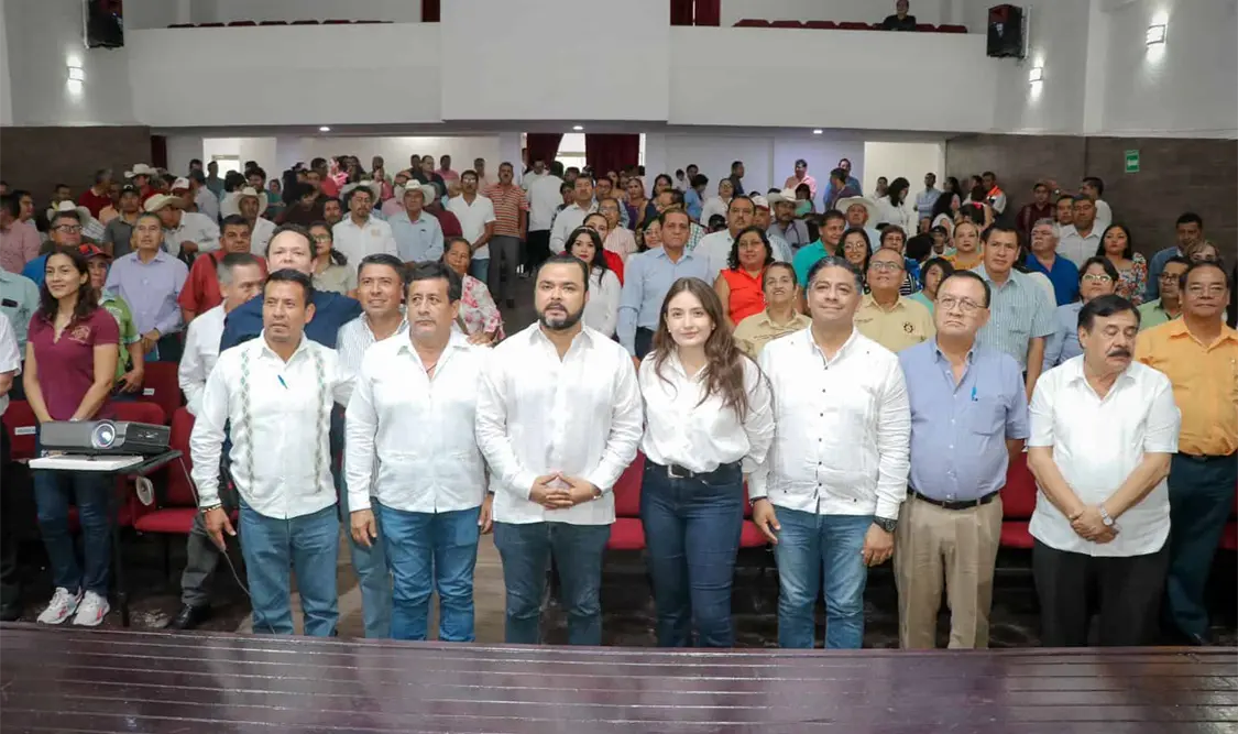 Valeria Rosales y subsecretario de Educación encabezan reunión de trabajo