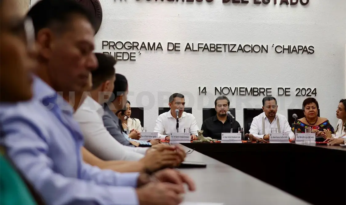 Presentan programa de alfabetización Chiapas Puede