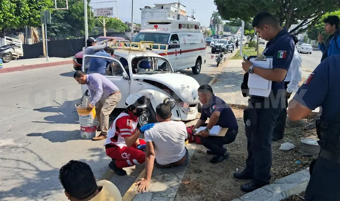 Aparatosa colisión salda con dos heridos
