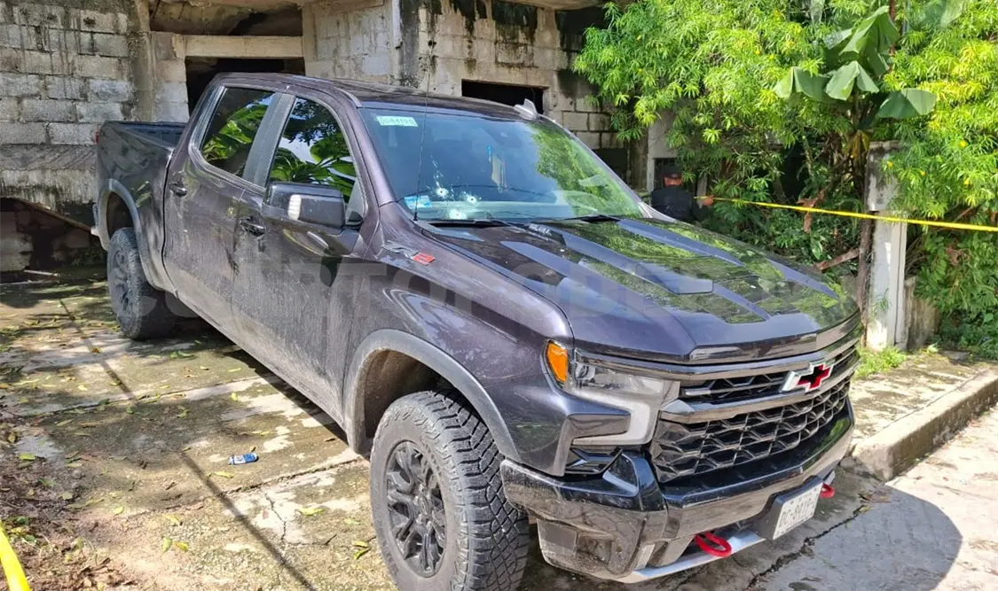 Los persiguen y atacan a balazos