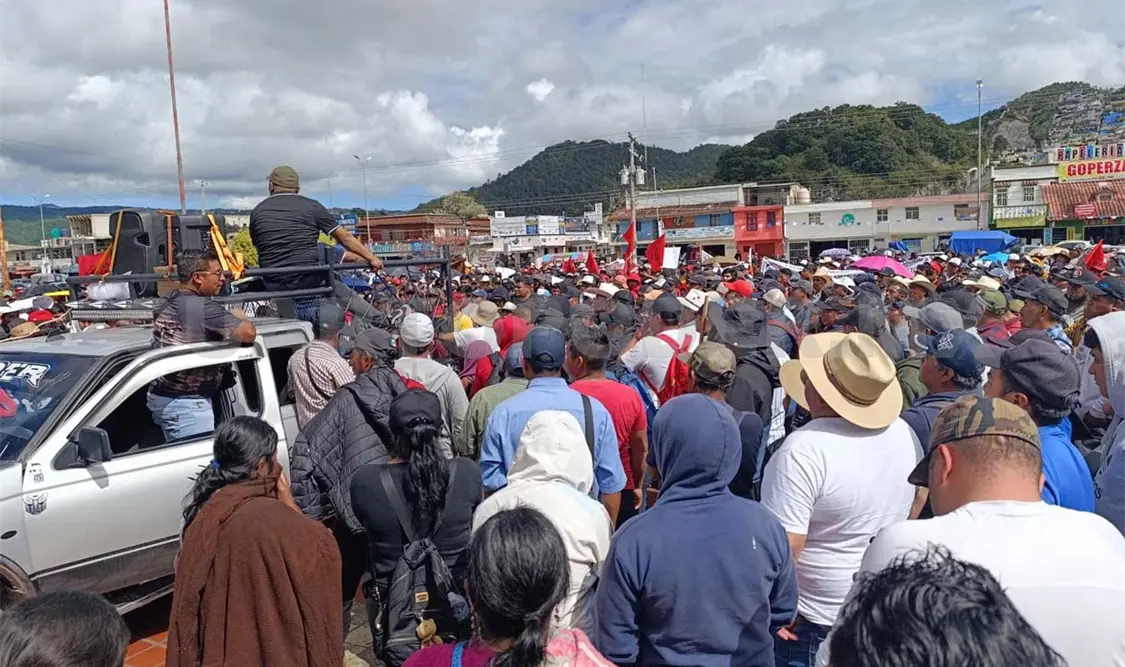 Marchan en San Cristóbal por conflicto agrario