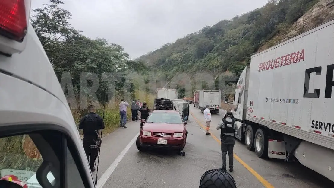 Choque múltiple en el cerro Meyapac