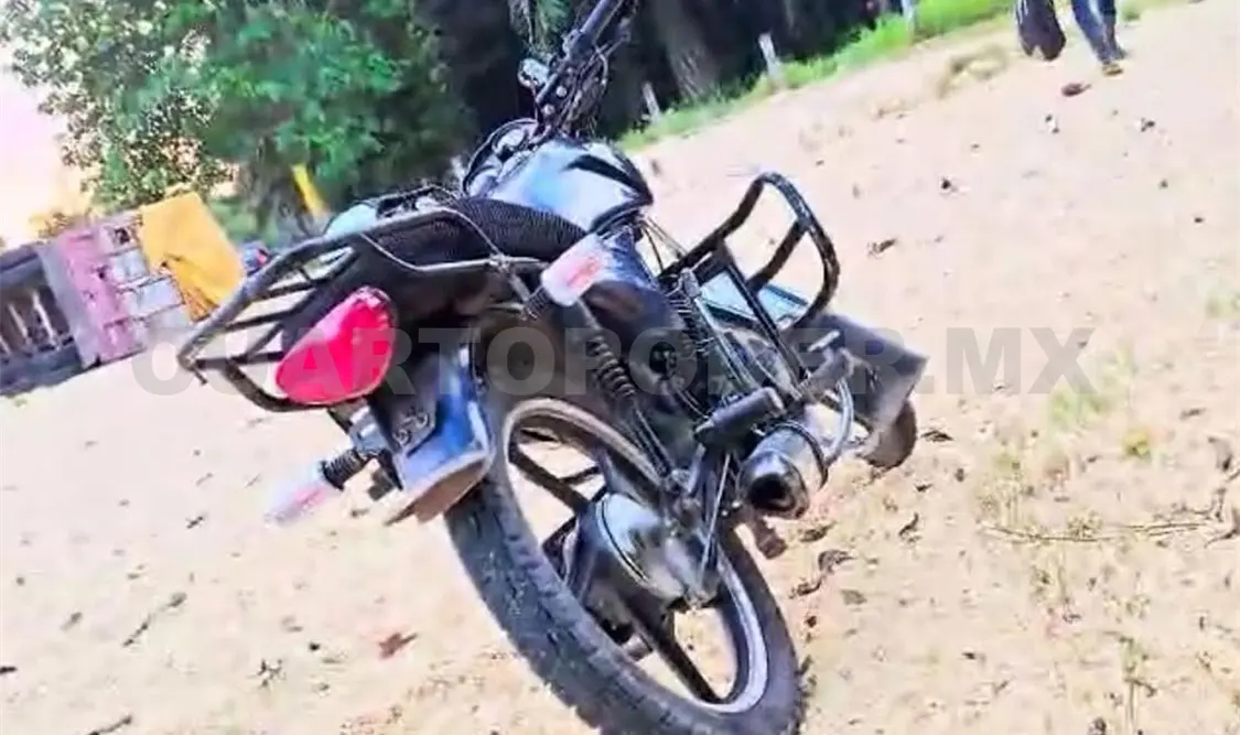 Muere motorista arrollado por tráiler