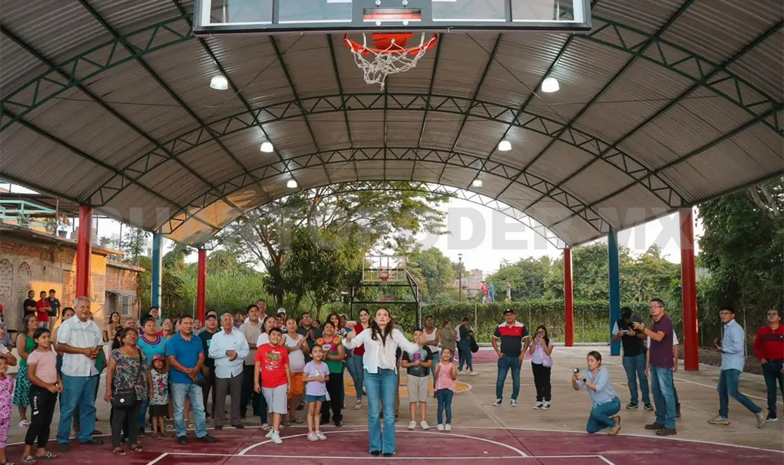 Valeria Rosales inaugura domo y parque en Unión Invi