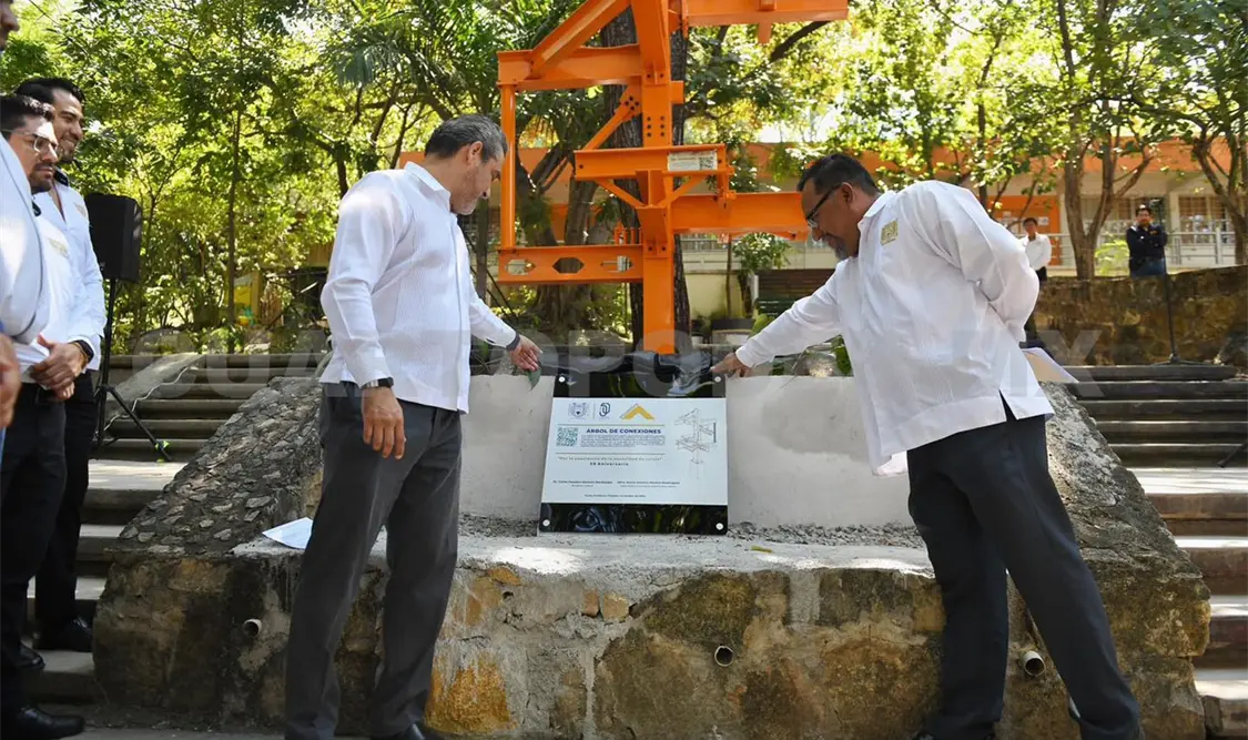 Inauguran árbol de conexiones en la Unach