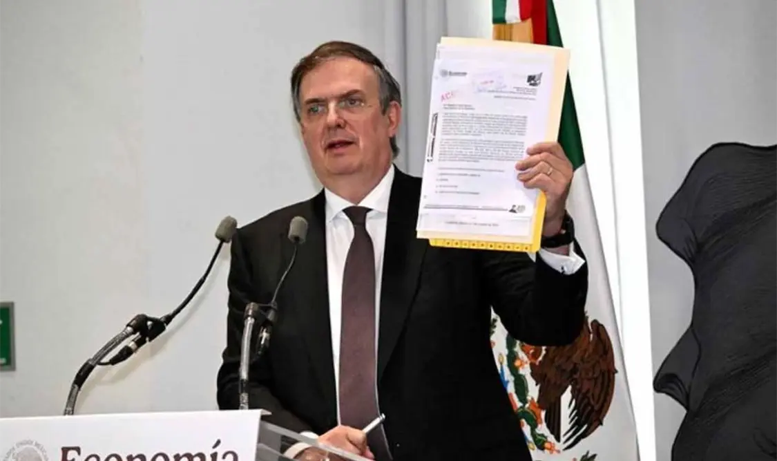 Presenta denuncia ante la FGR contra plaza Izazaga