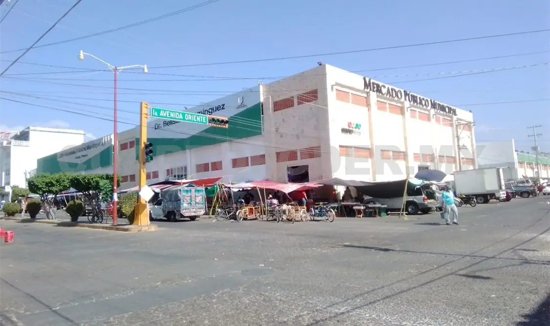 Exigen cierre de segundo piso de mercado
