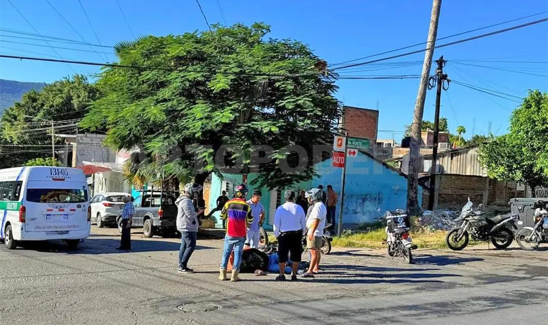 Embisten a motociclista y resulta malherido